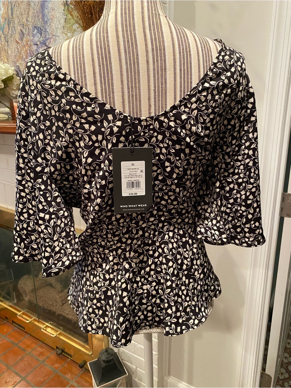 Who What Wear Black and White Vine-Print Peplum Top